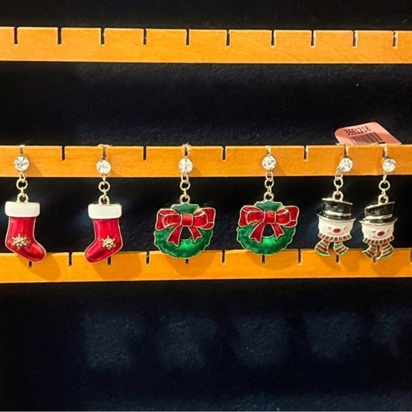 Christmas Dangle Earrings Set of 3‎ Holly Wreath, Snowman, Stockings Rhinestones - Picture 1 of 12